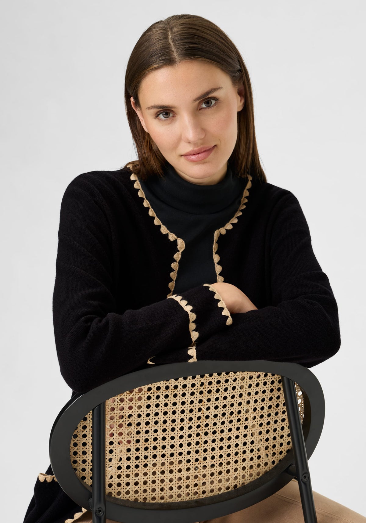 Cardigan long à garniture brodée