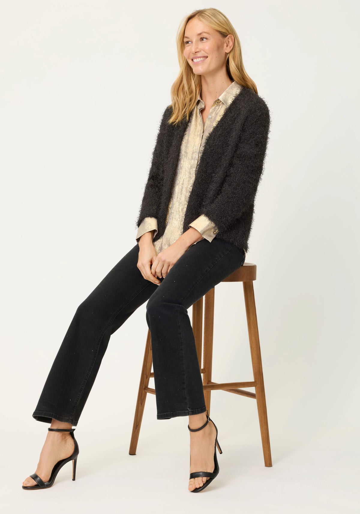 Cropped Feather Yarn Cardigan