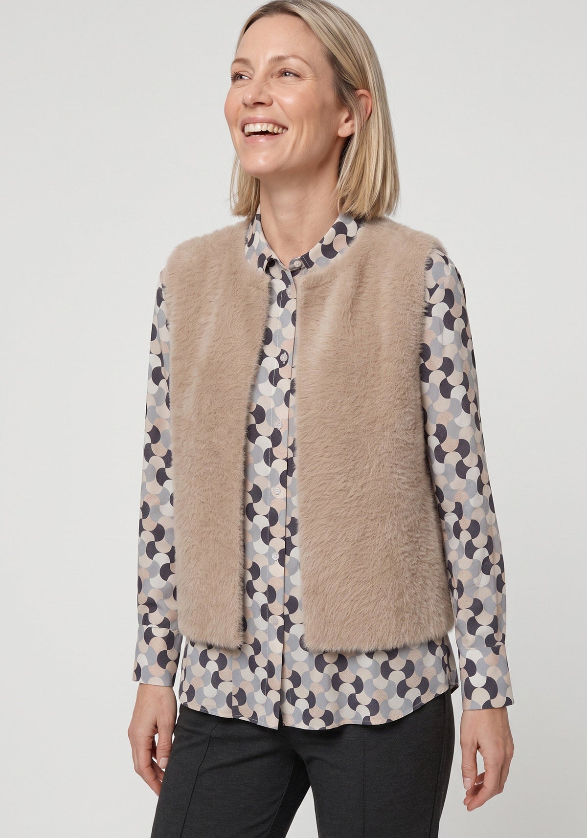 Feather Yarn Sweater Vest