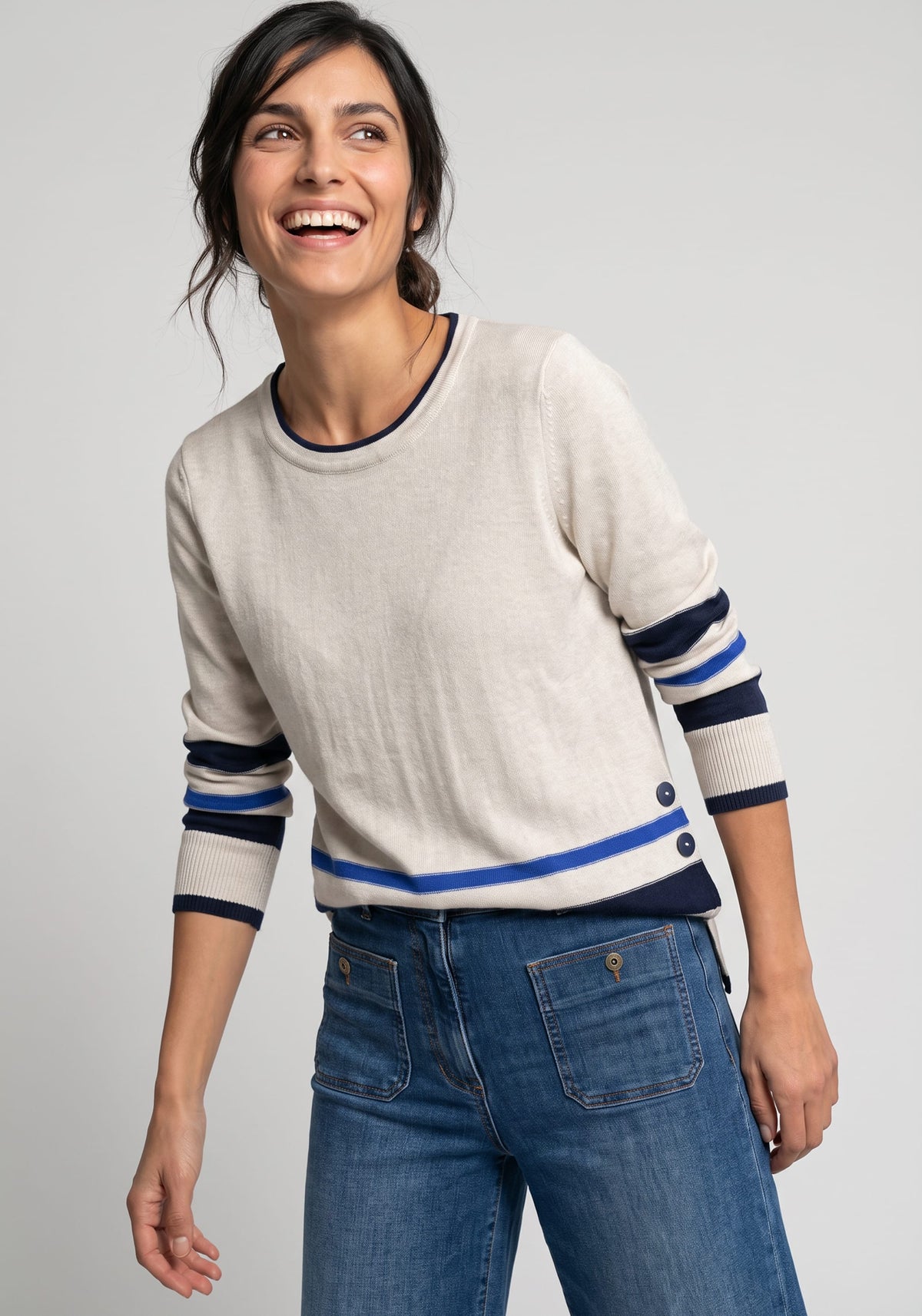Pull à rayures avec boutons sur les côtés