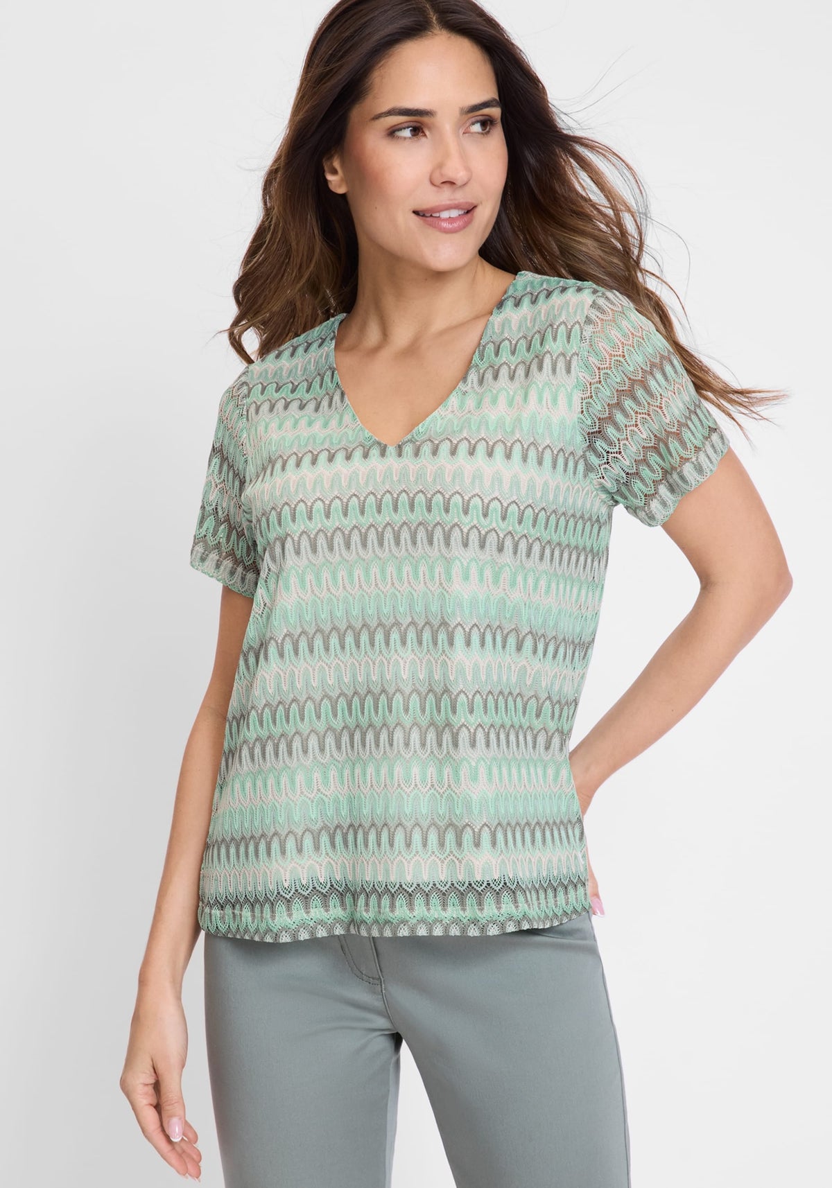 T-Shirt moderne en dentelle