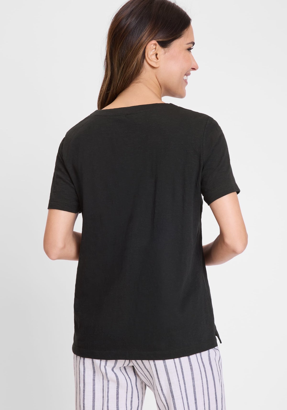 T-shirt à bordures brodées