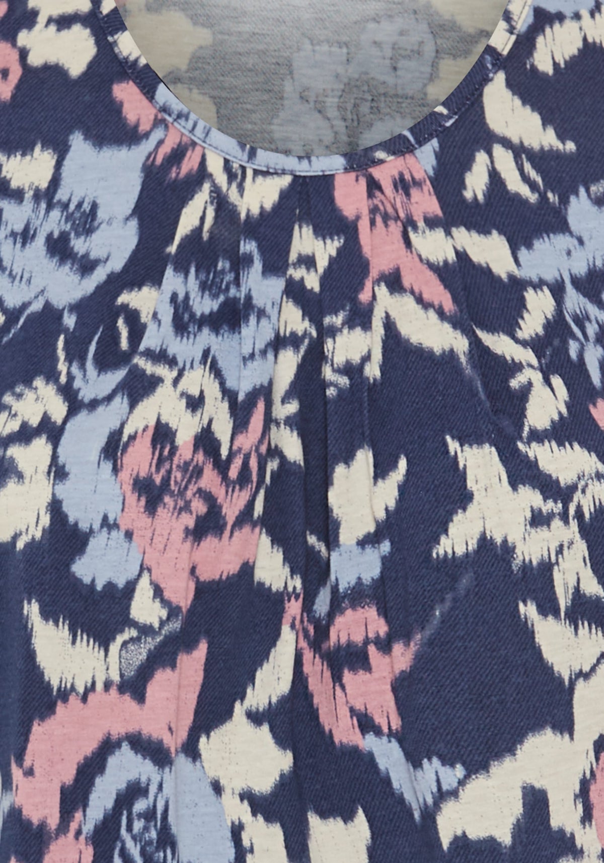 T-shirt à fleurs abstraites