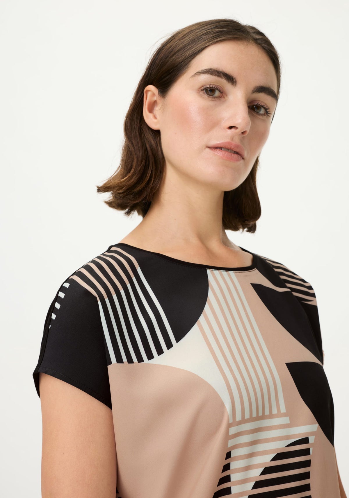 T-shirt géo à supports mixtes