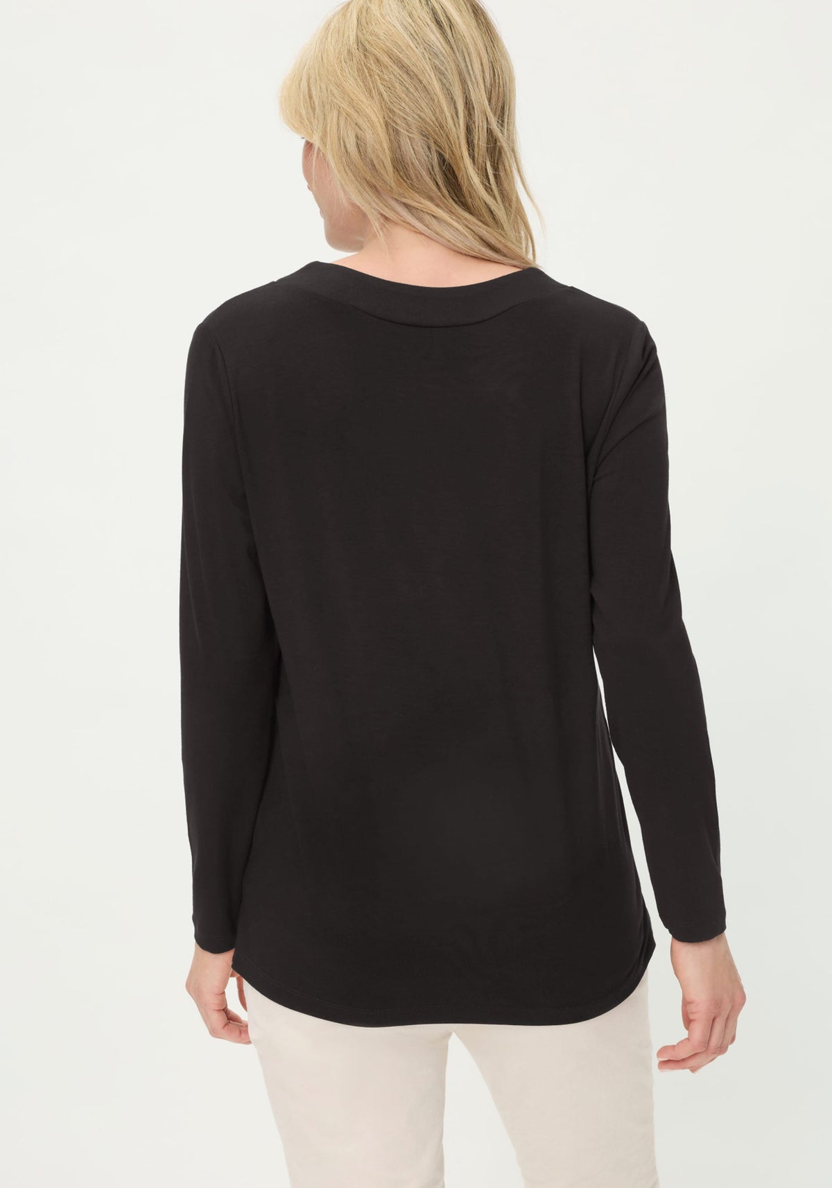 T-shirt à col en V avec bordures étincelantes