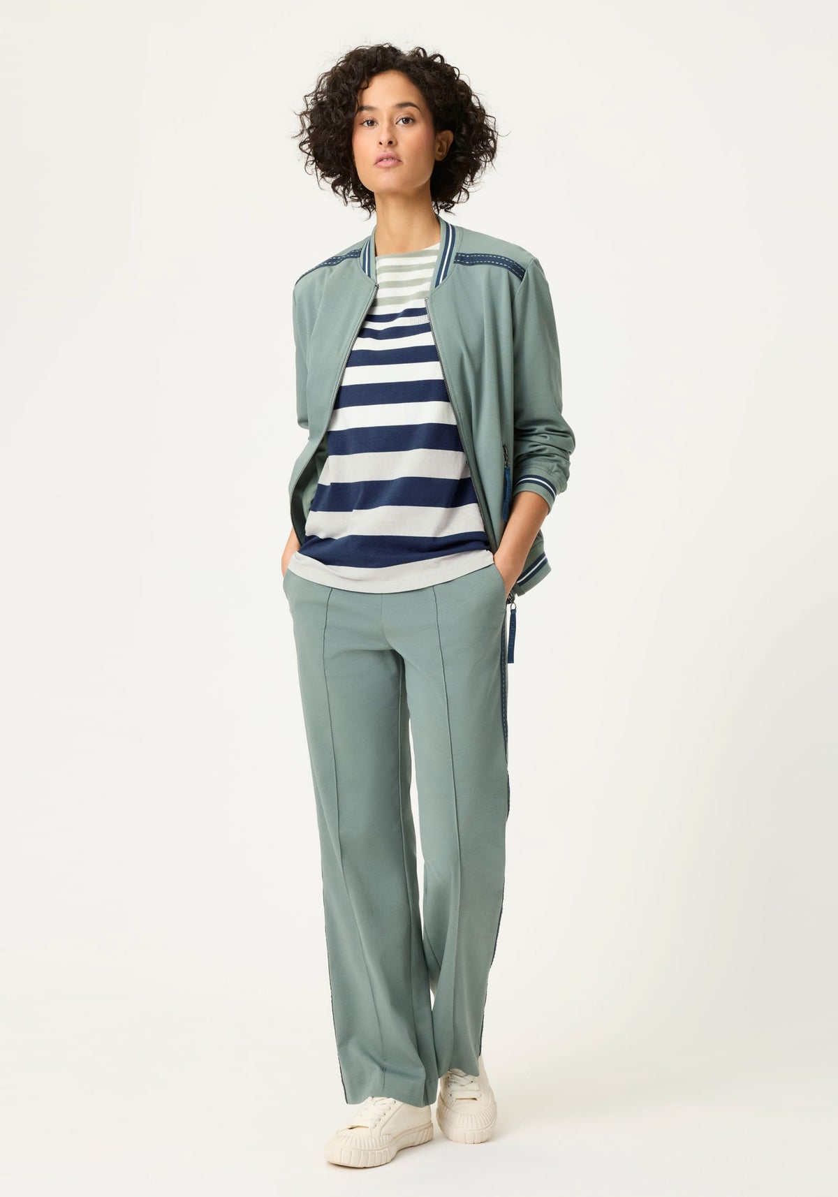 T-shirt à rayures variées