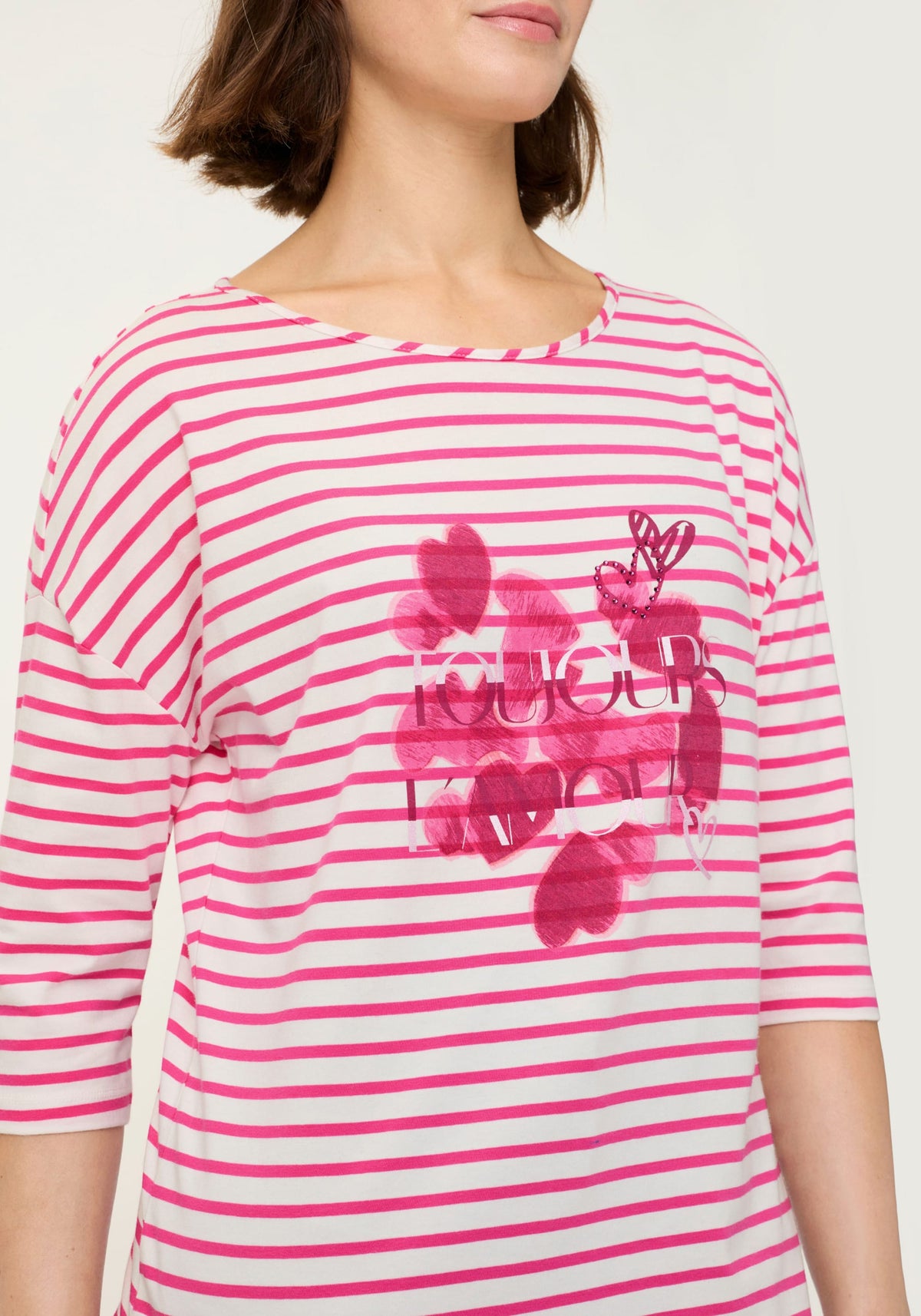 T-shirt imprimé rayures et cœurs