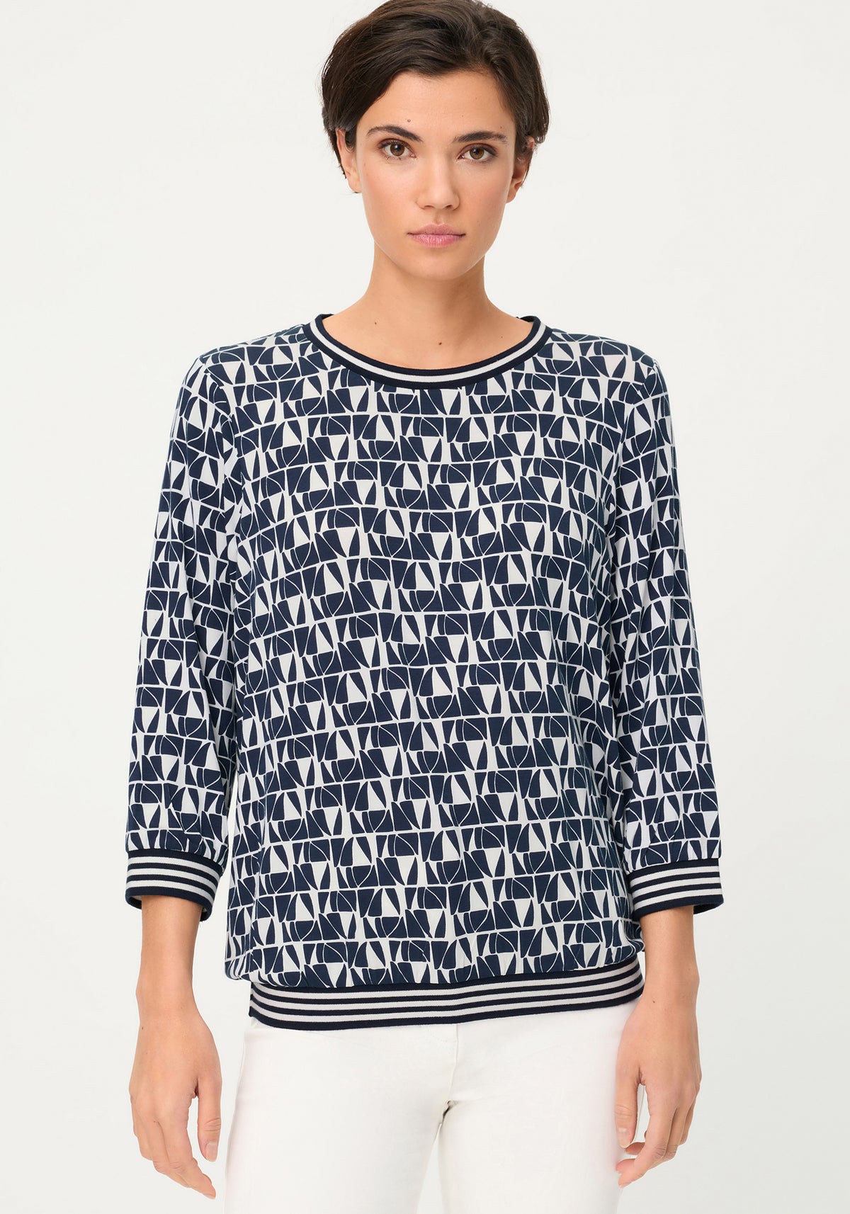 T-shirt à imprimé géométrique intégral avec bordure rayée