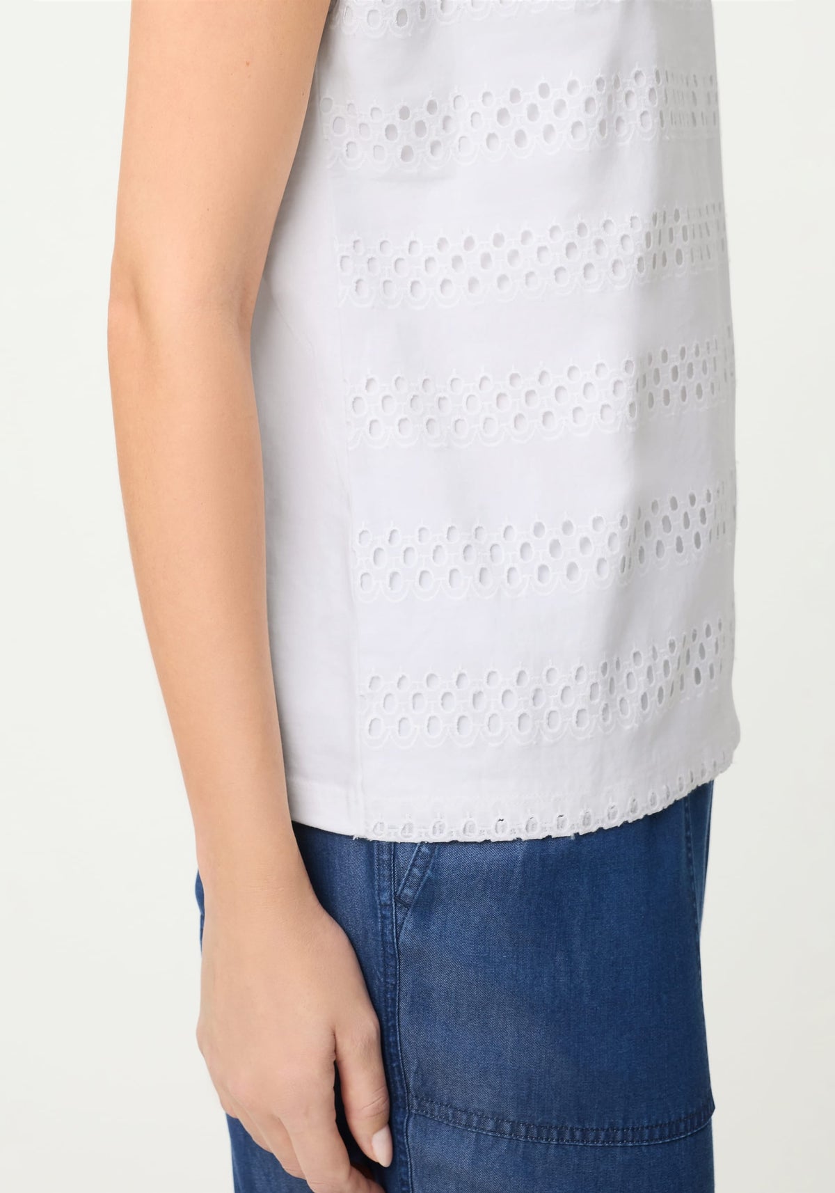 T-Shirt à œillets