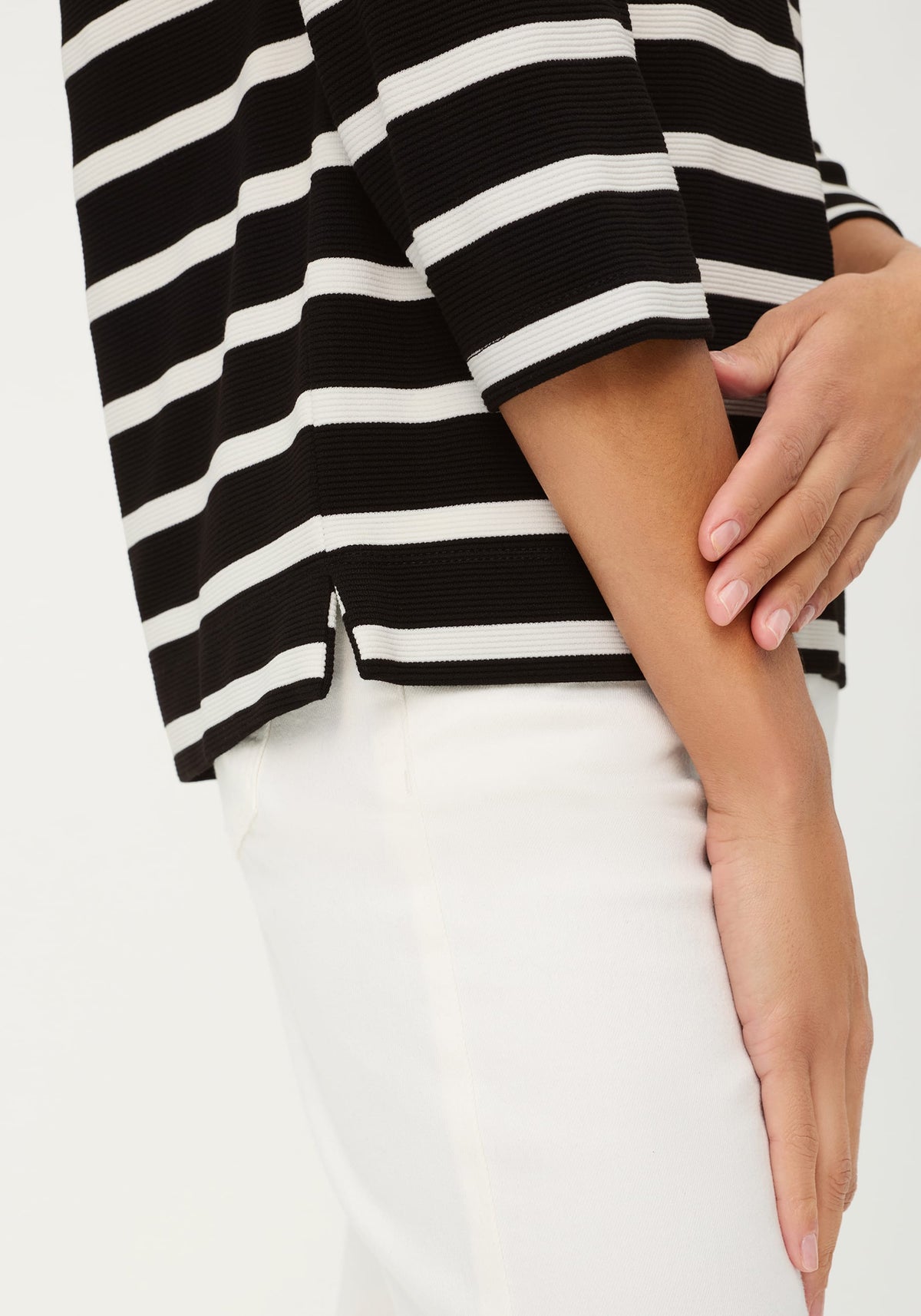 T-shirt en tricot côtelé rayé
