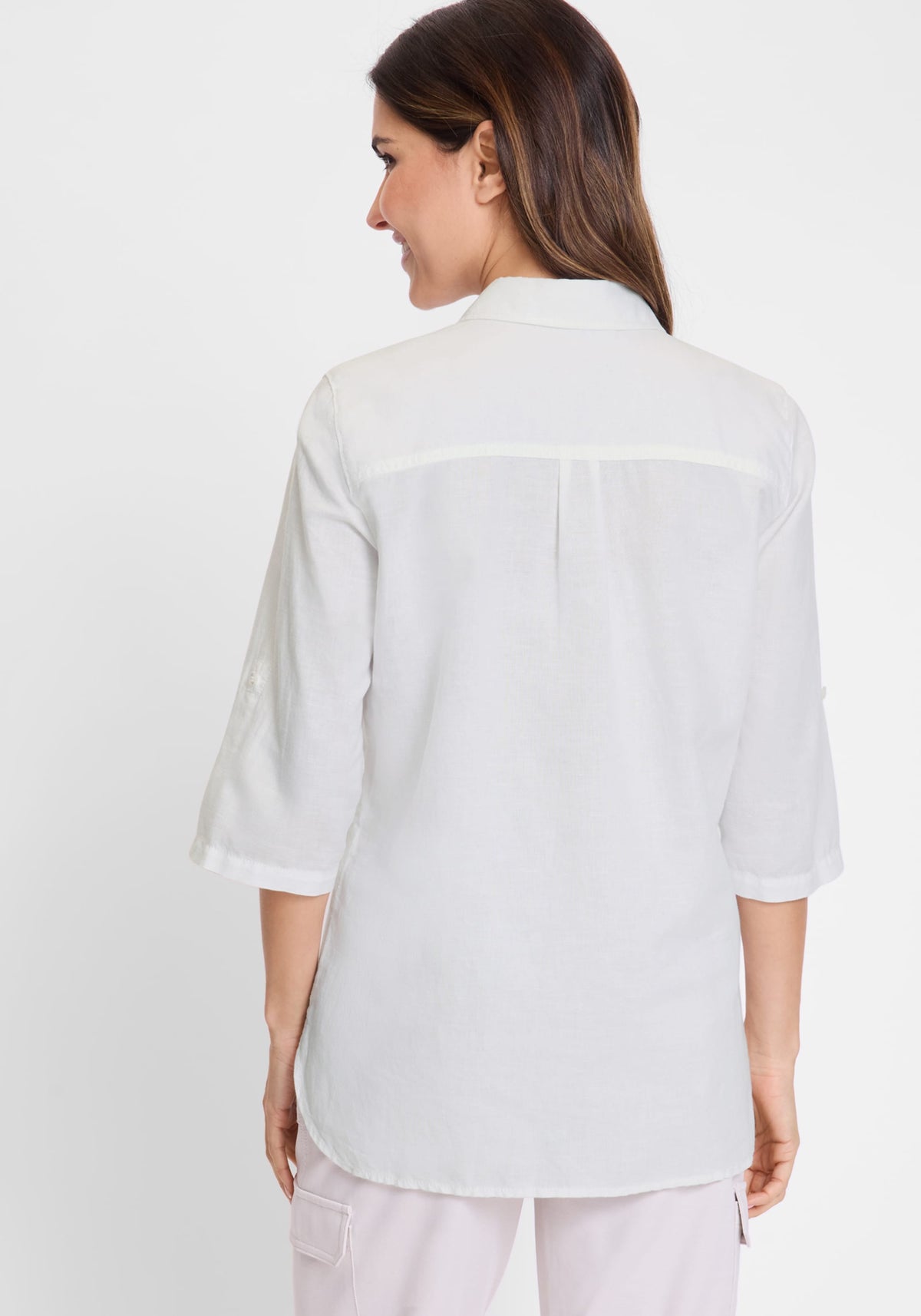 Chemise à pattes de boutonnage à manches roulées