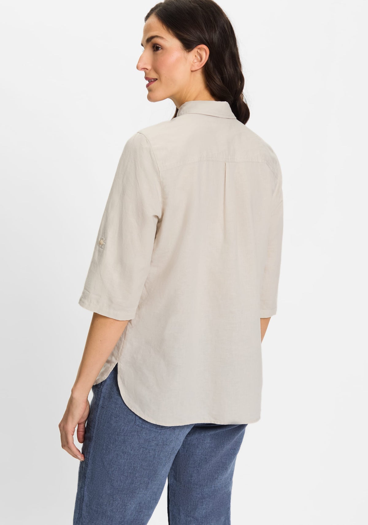 Chemise à pattes de boutonnage à manches roulées