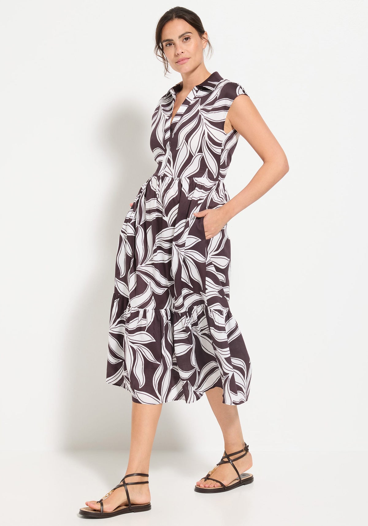 Robe à volants à motifs de feuilles