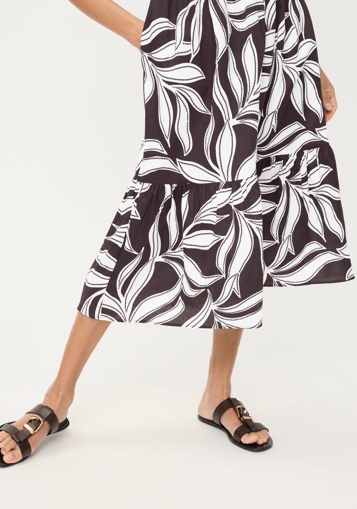 Robe à volants à motifs de feuilles