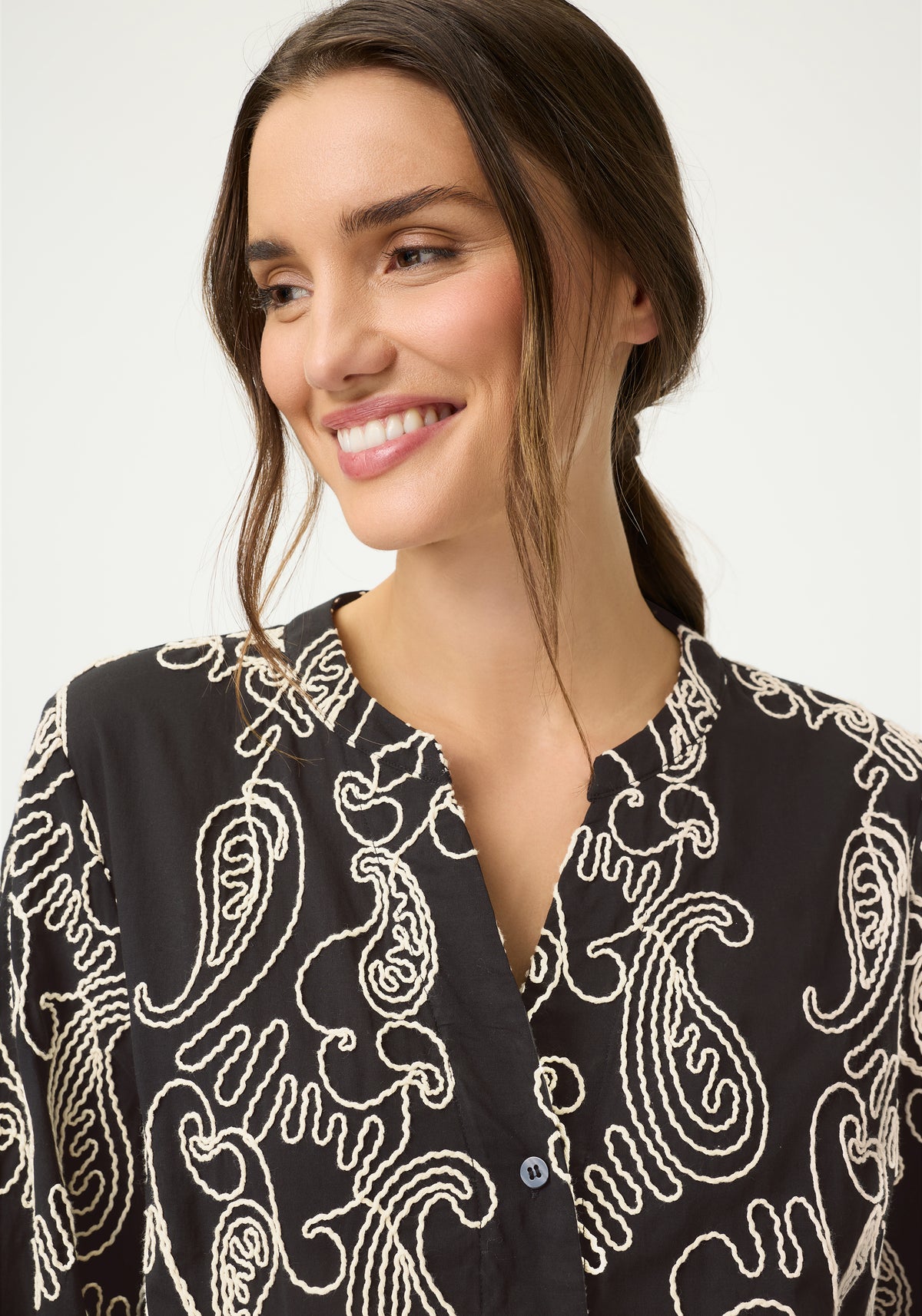 Robe à manches 3/4 brodée