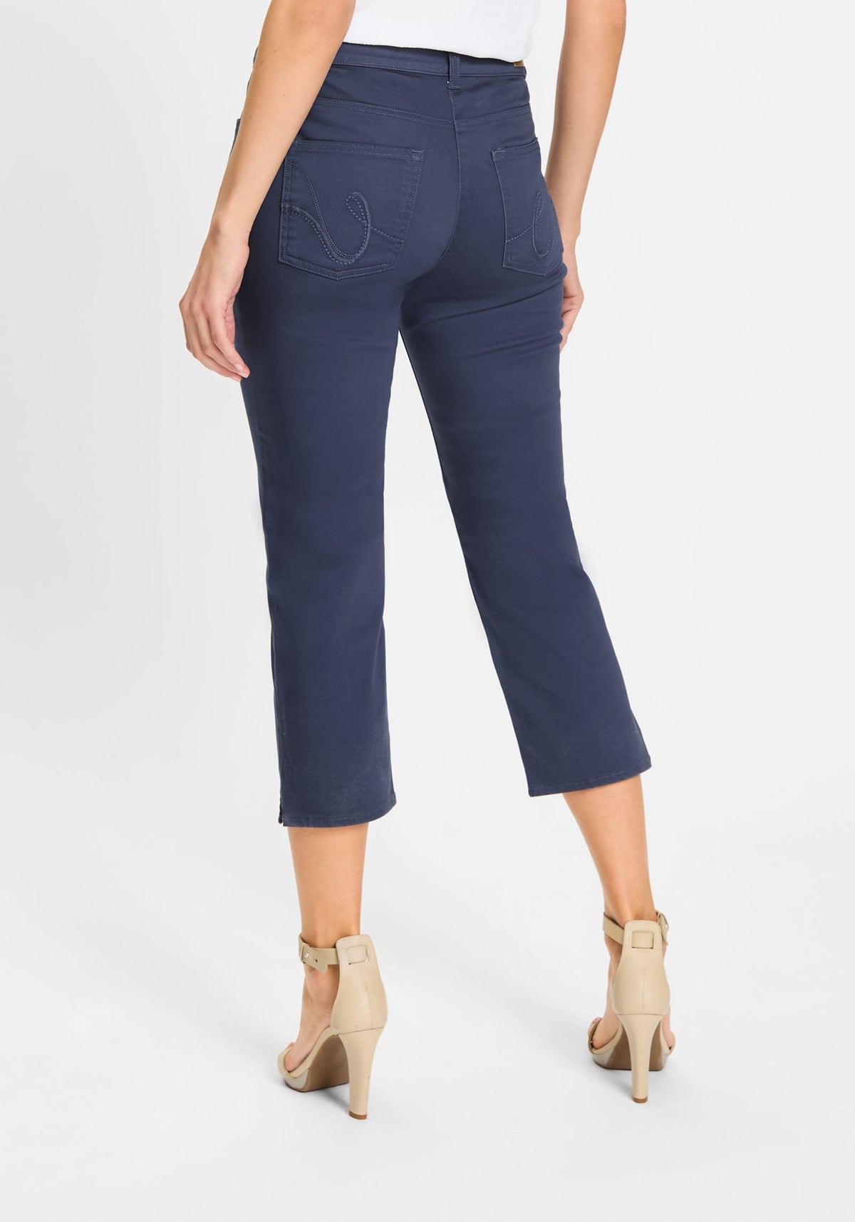 Mona Fit Slim Leg Capri