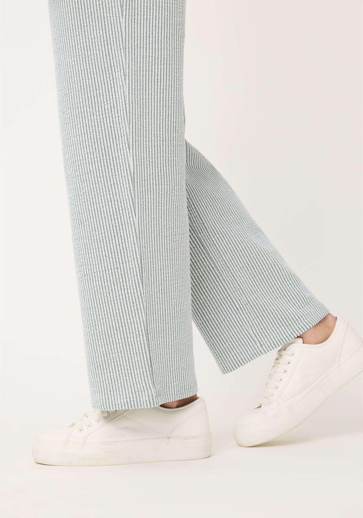 Pantalon court en seersucker à enfiler