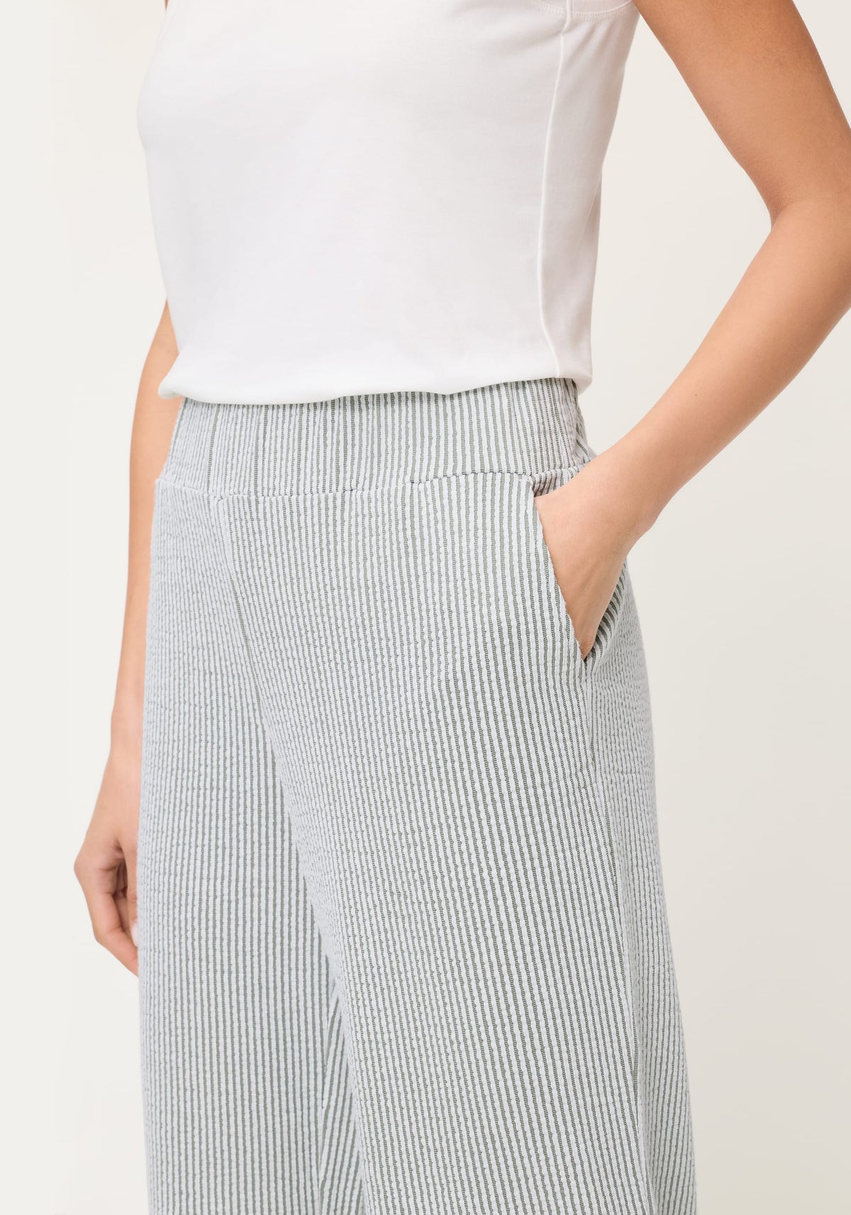 Pantalon court en seersucker à enfiler