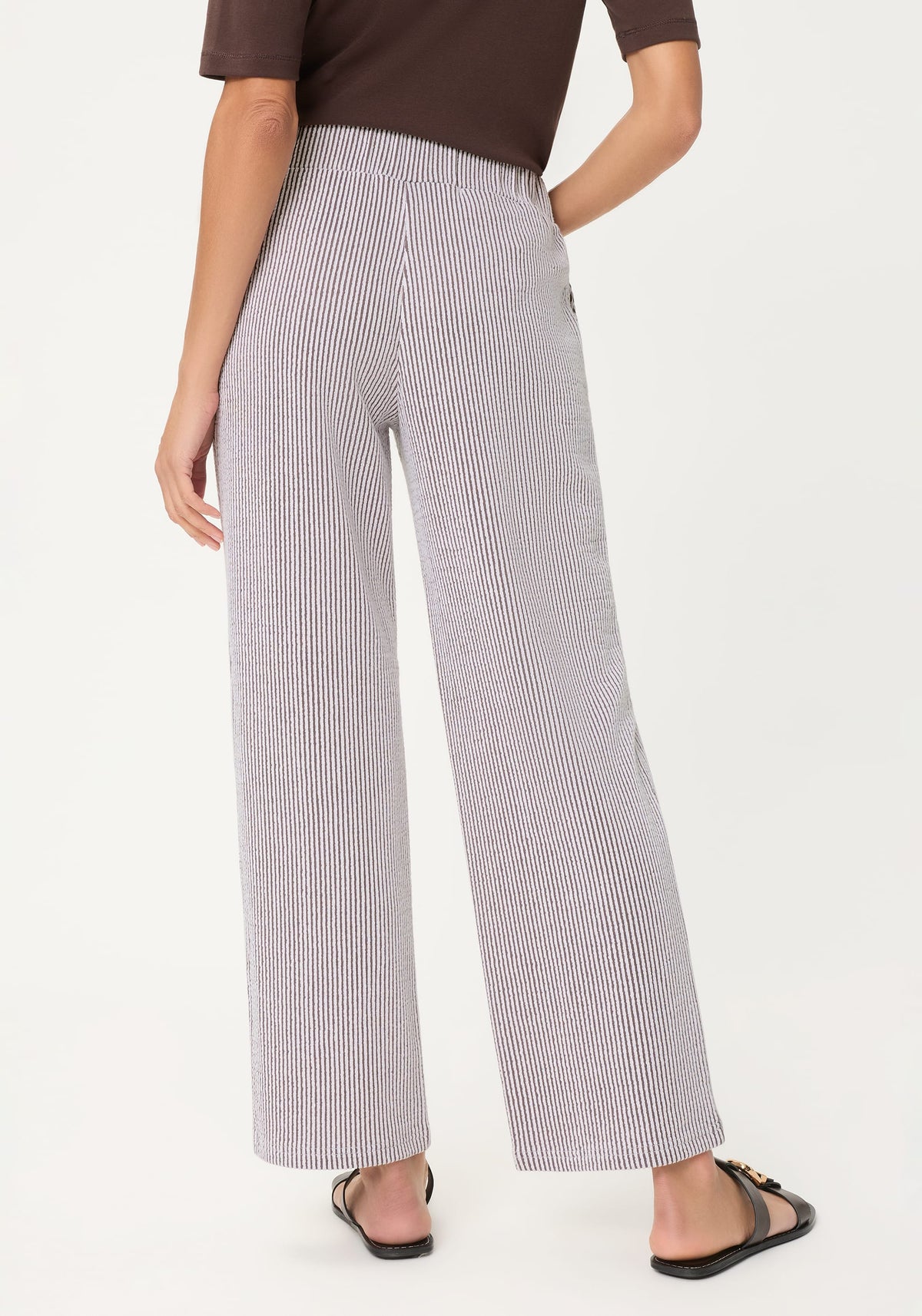 Cropped Seersucker Pull-On Pant