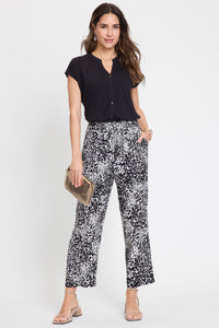 Mona Fit Modern Animal Print Pant