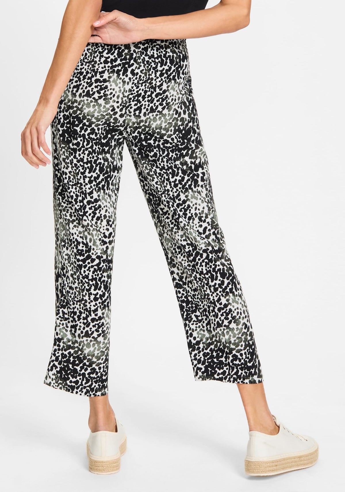 Mona Fit Modern Animal Print Pant