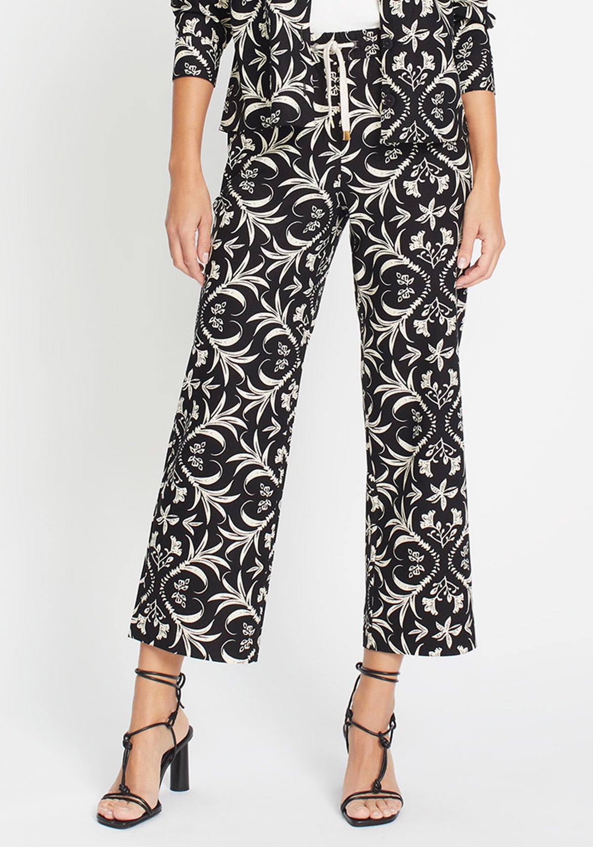 Anna Fit Ornamental Cropped Pant