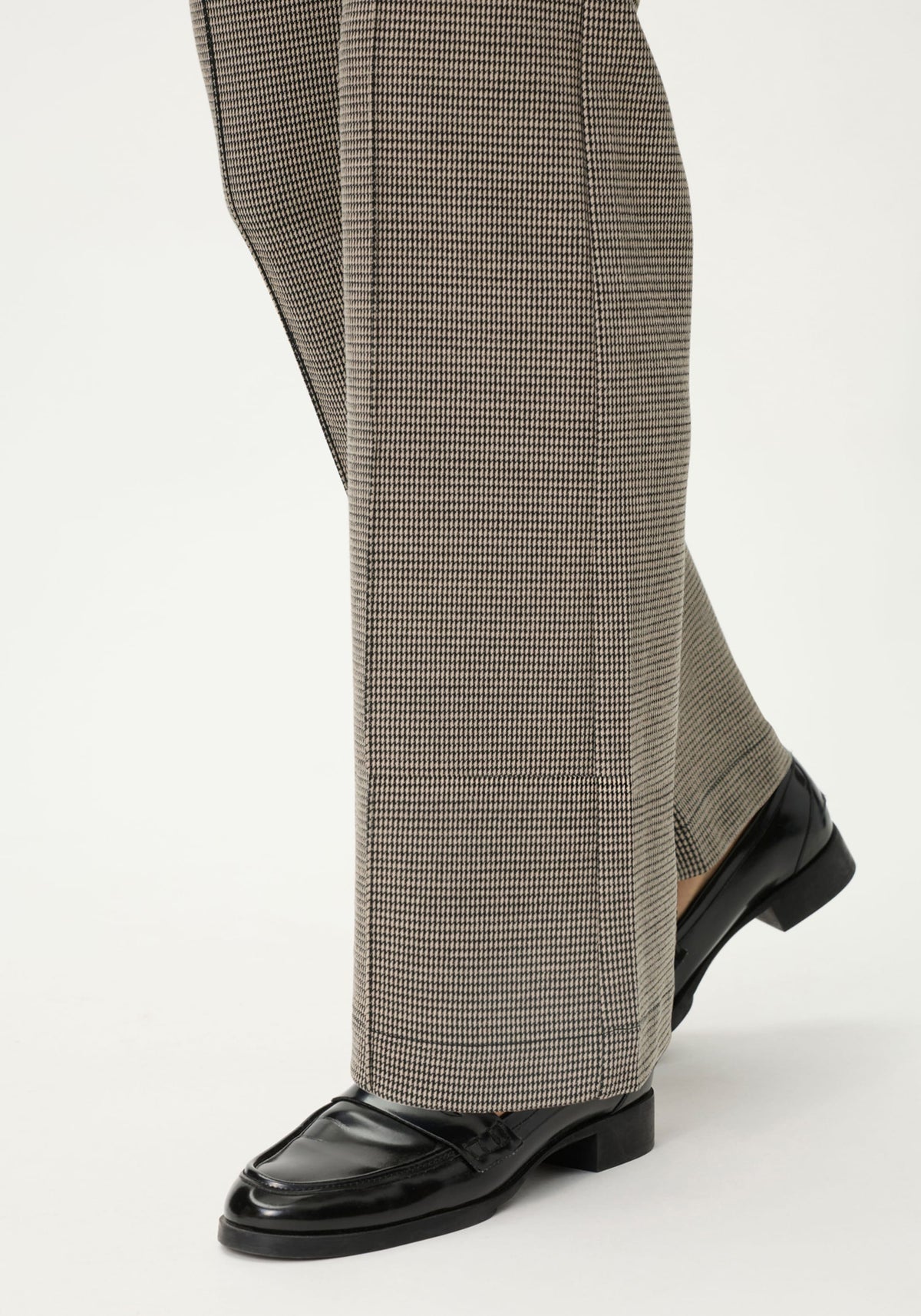 Mona Fit Bootcut Pull-On Check Pant