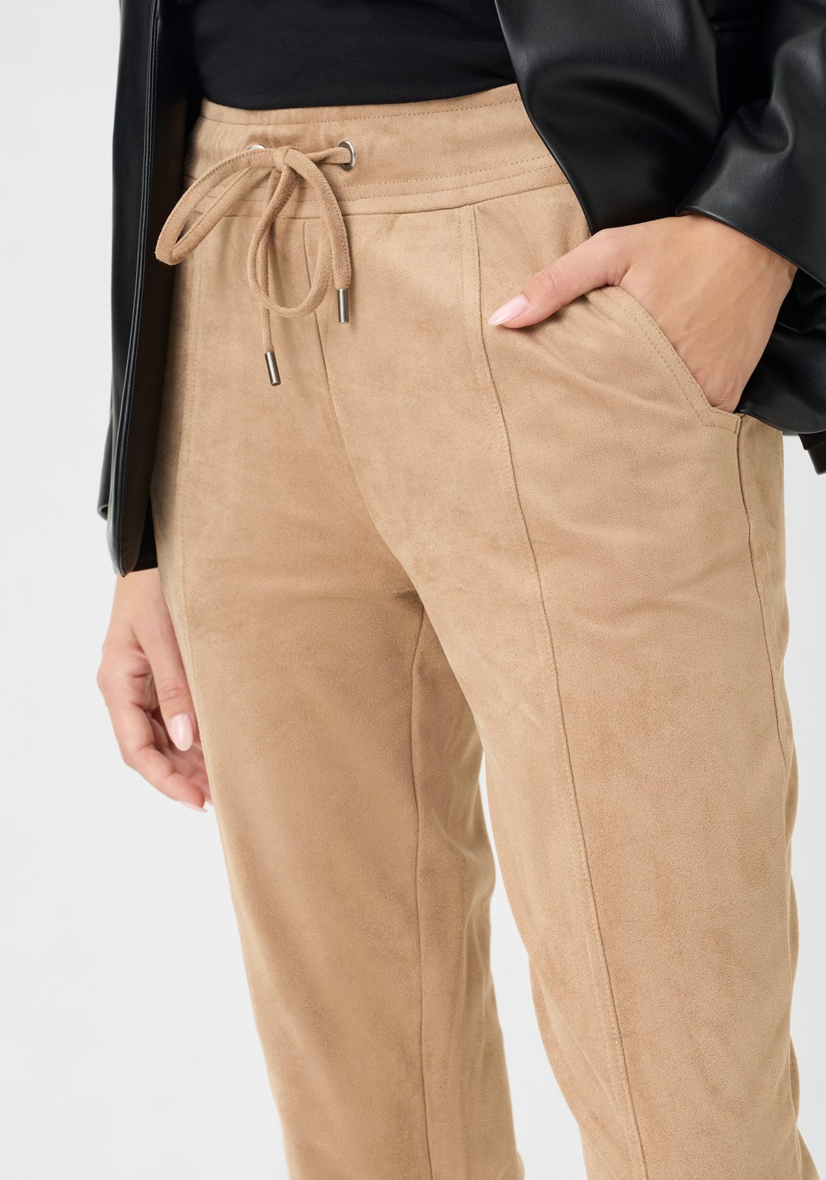 Pantalon droit Lisa Fit en faux daim