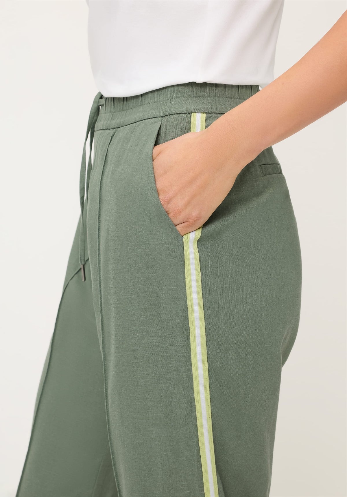 Pantalon à cordon de serrage et bandes latérales