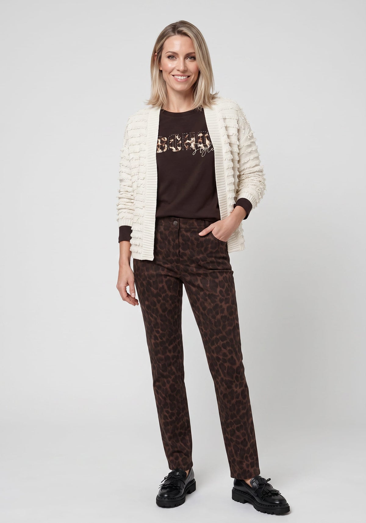 Pantalon en simili-daim à imprimé léopard