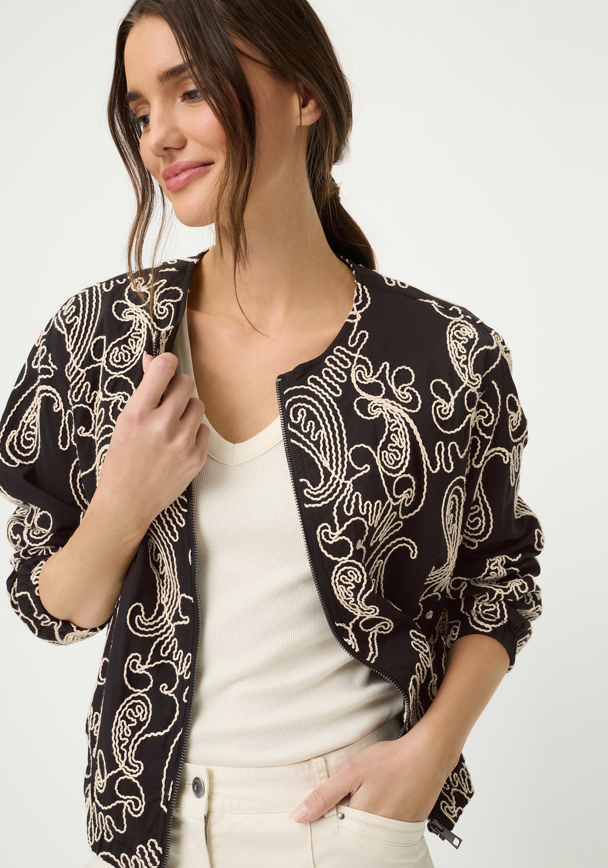 Veste d'intérieur brodée