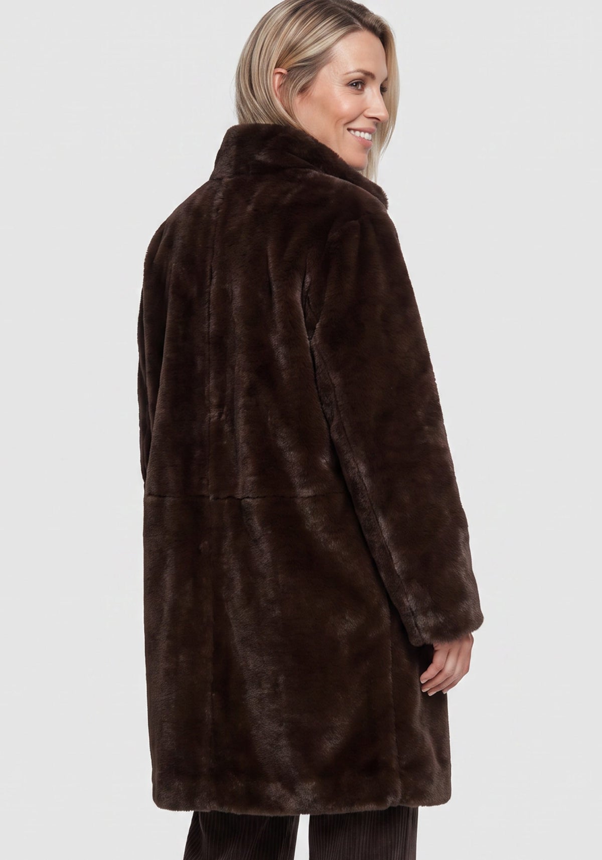 Manteau en fausse fourrure